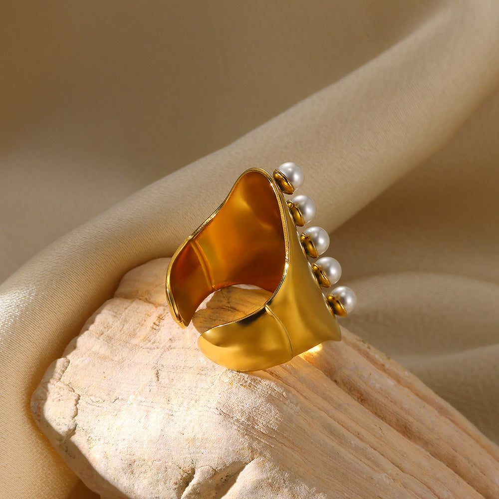 Elvira Ring