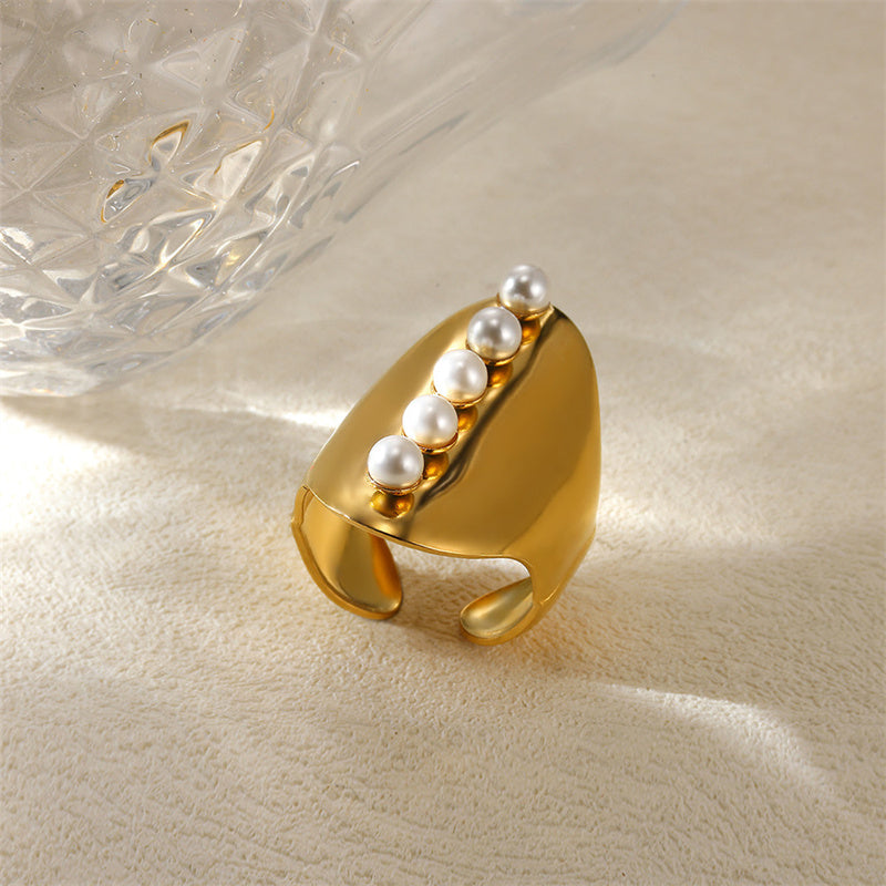 Elvira Ring