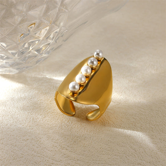 Elvira Ring
